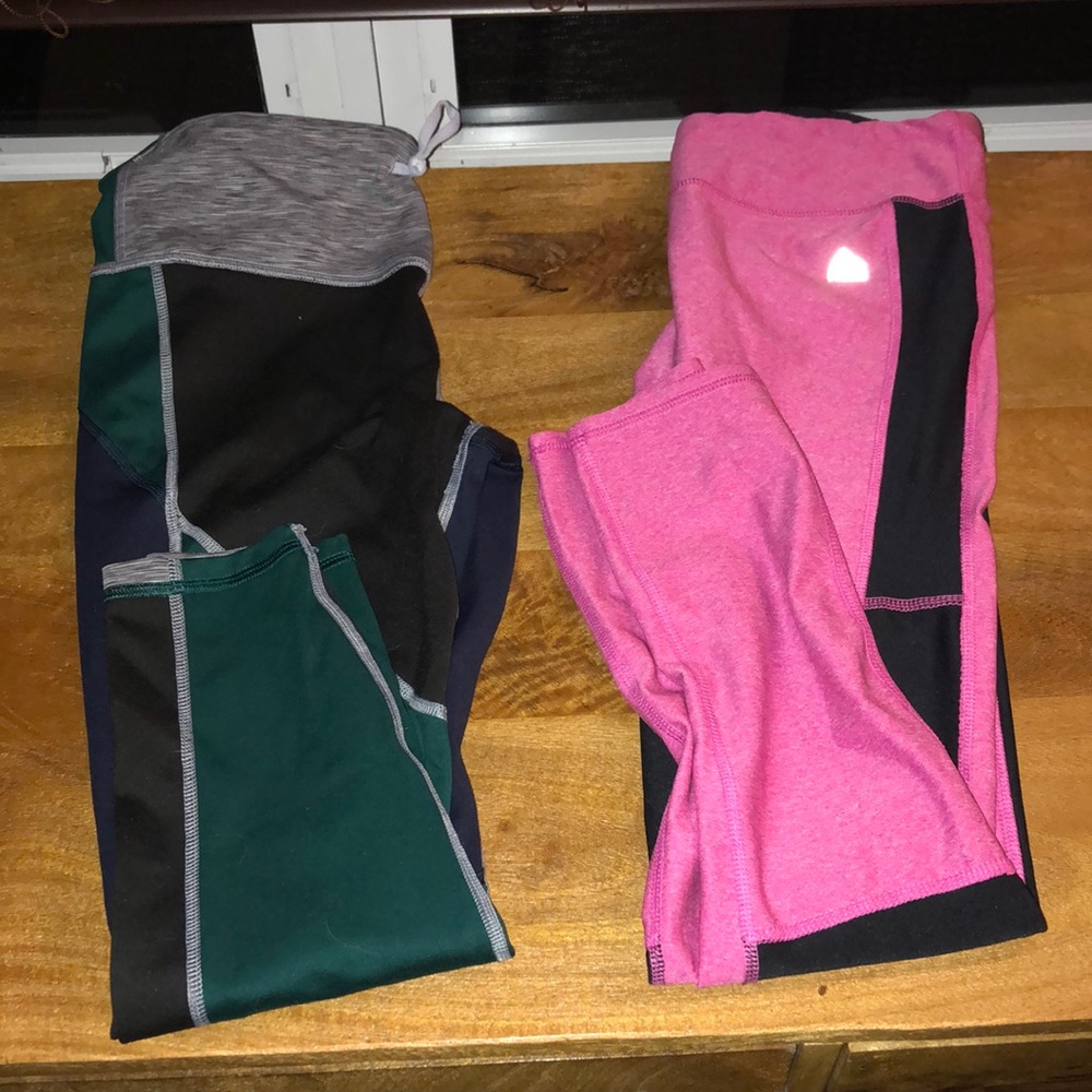 2 pairs of adjustable leggings